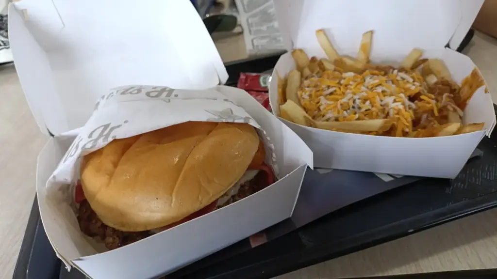 Carl's Jr. Universidad - Anahuac