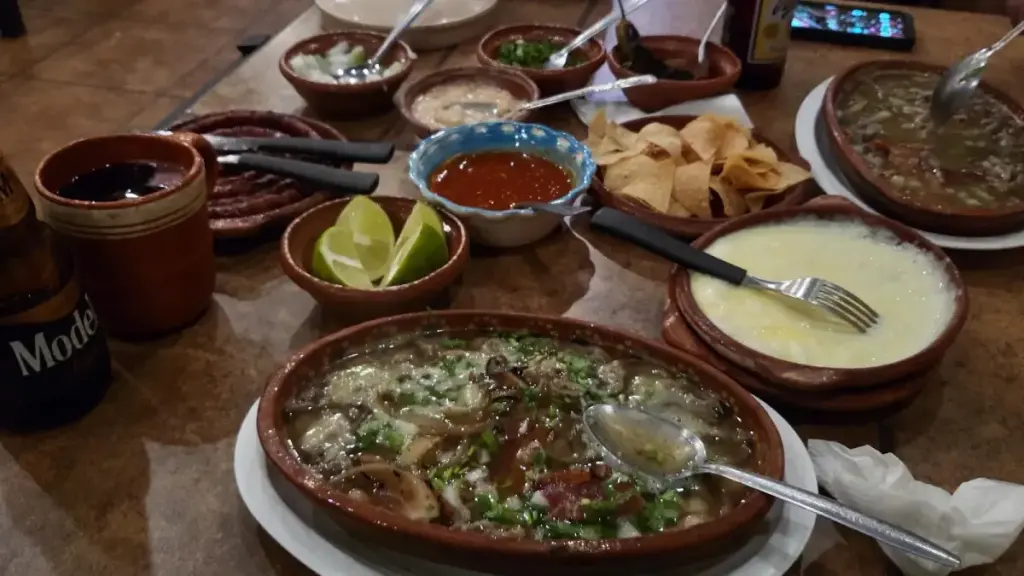 Carnes En Su Jugo Mexicaltzingo 1617