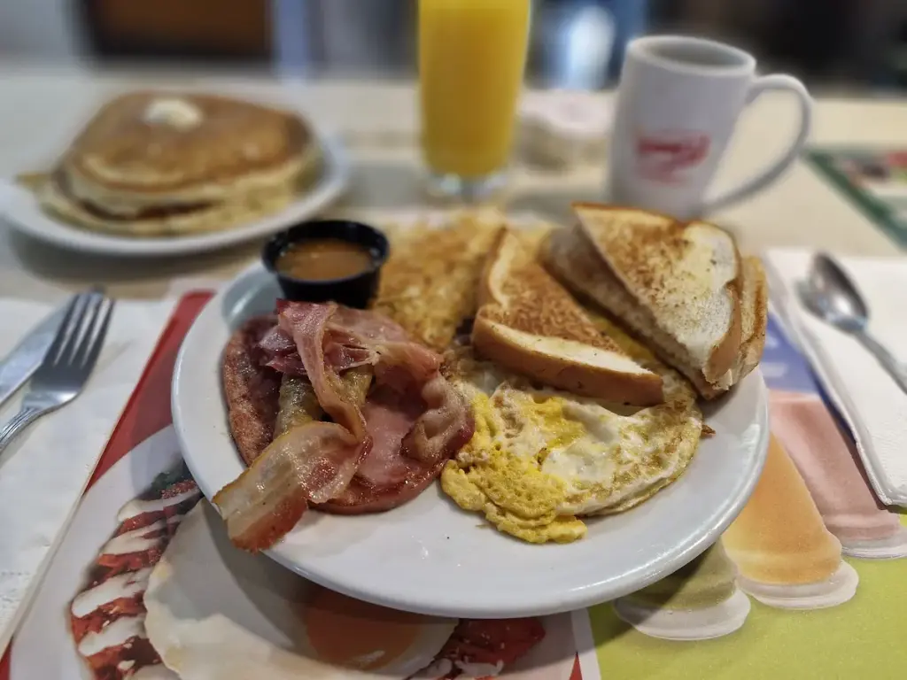 Denny's Palomar
