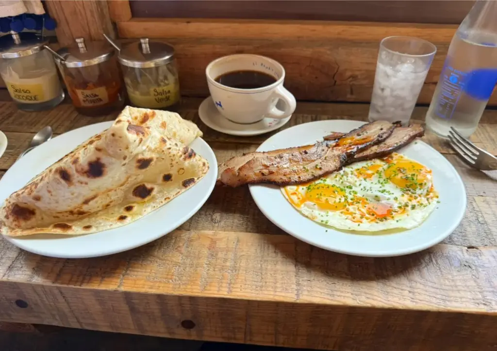 El Bambis Café