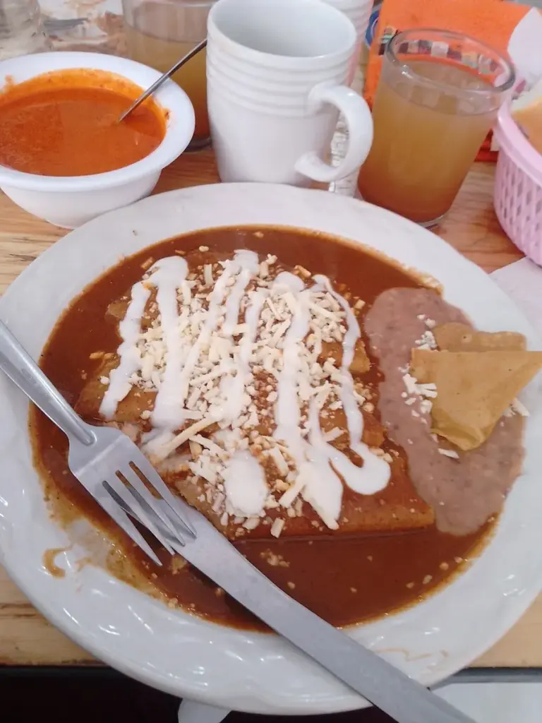 El Comal Desayunos y Comida