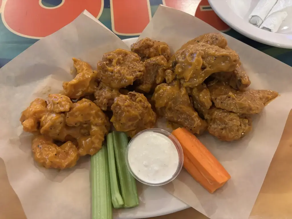 Hooters Puerta La Victoria