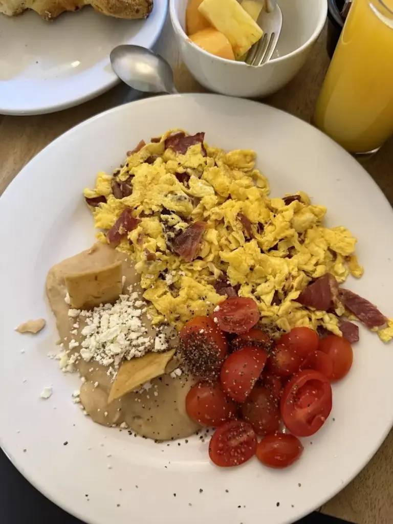 La Cafetería (Casa fuera de casa)