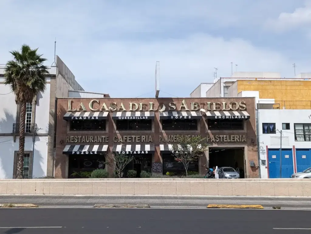 La Casa de los Abuelos – Puente de Alvarado