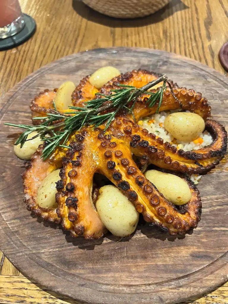 La Corriente Cevichería Nais