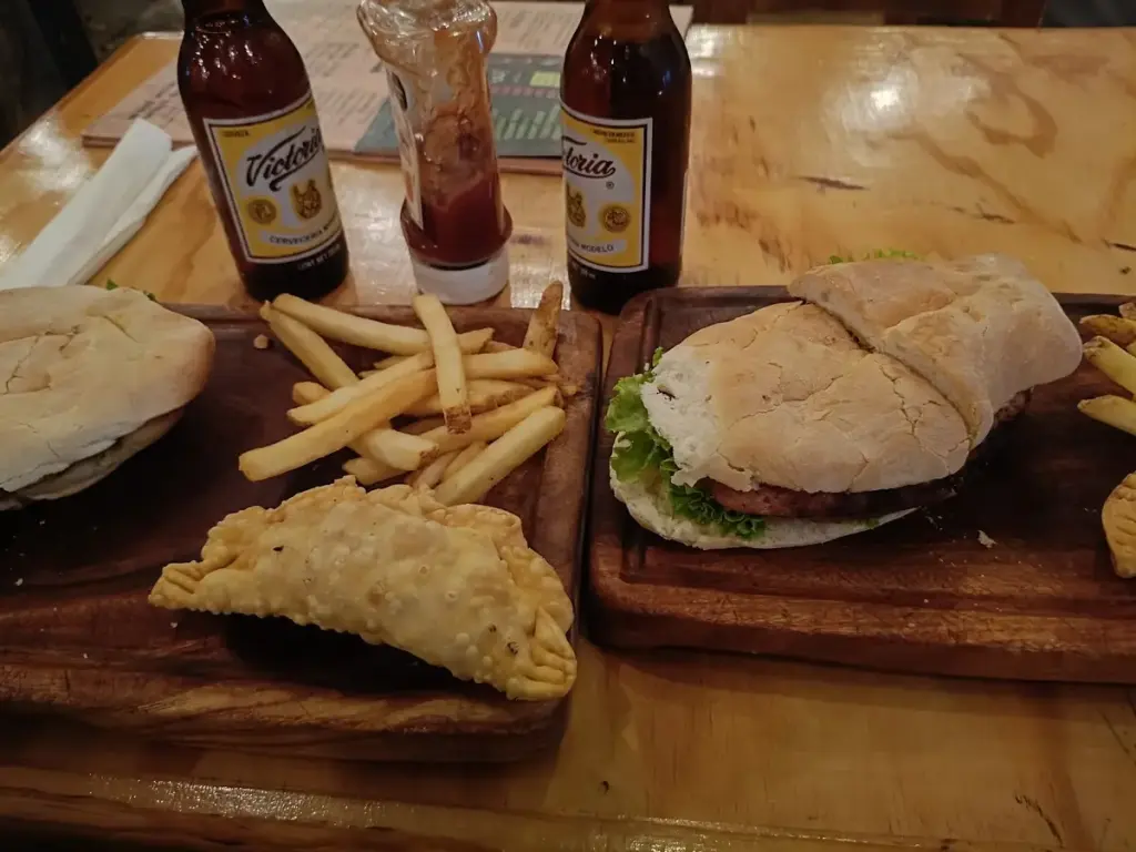 La Rambla Parrilla y Pizzería Uruguaya