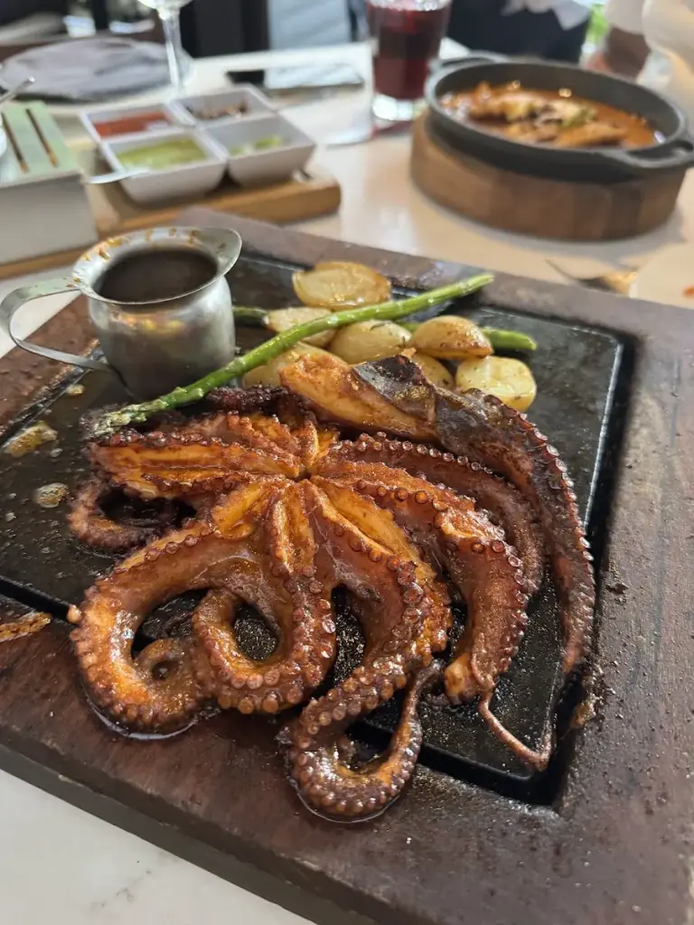 Los Arcos Restaurant