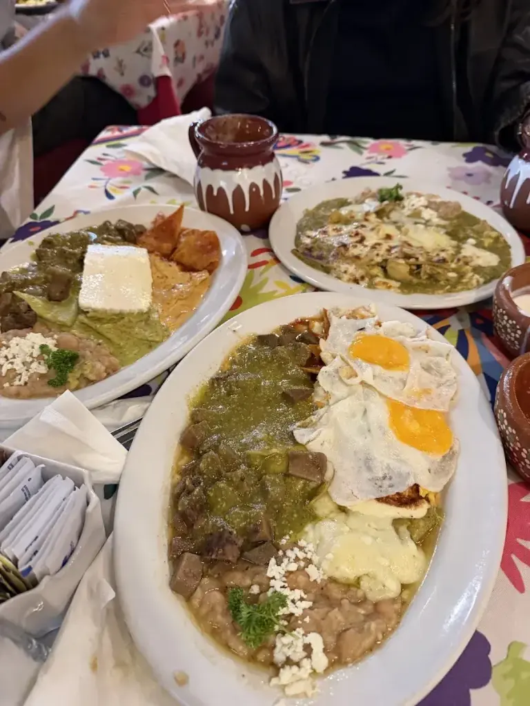 Los Chilaquiles Lázaro Cárdenas