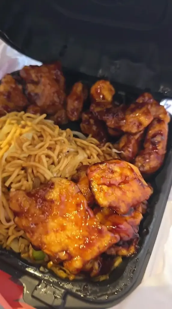 Qin Oriental Food D’Lucca
