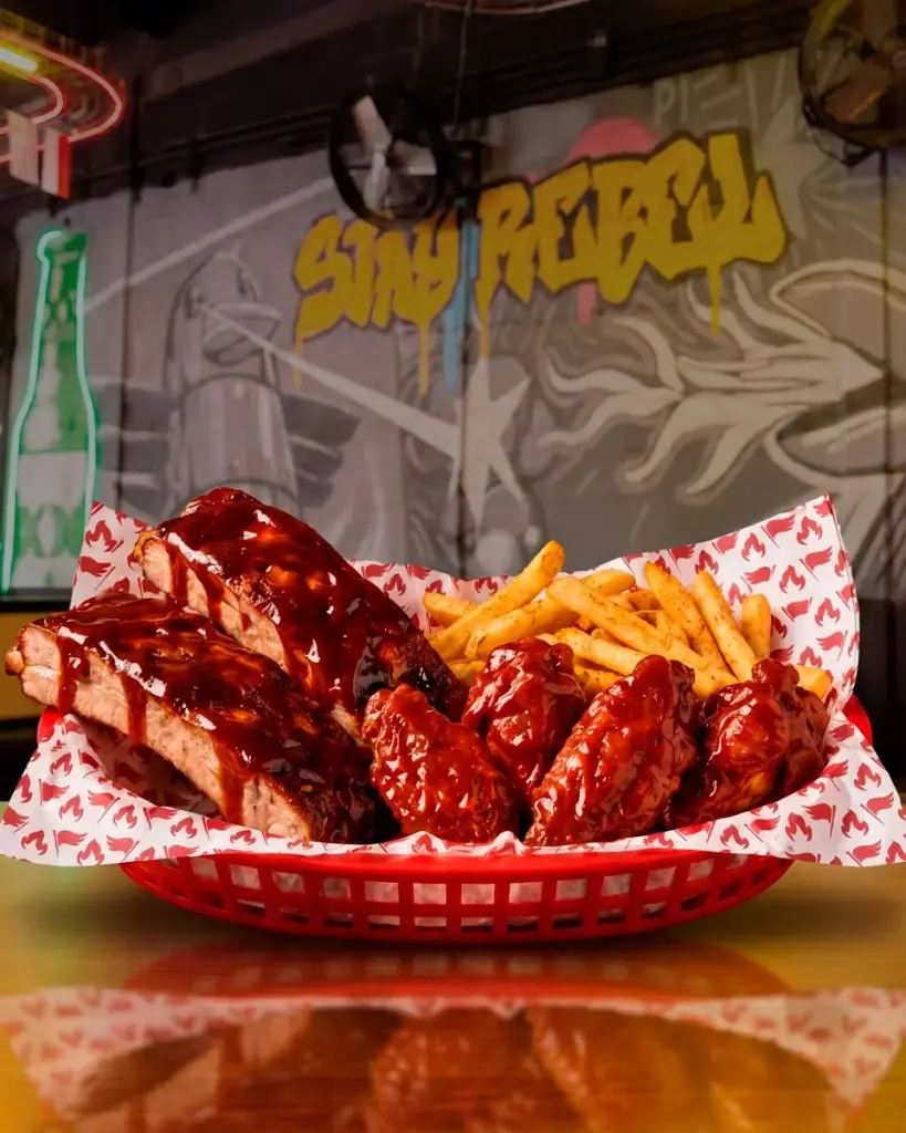 Rebel Wings UAQ