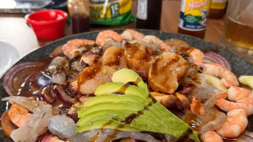 Restaurant La Brujería, Mariscos Sinaloenses