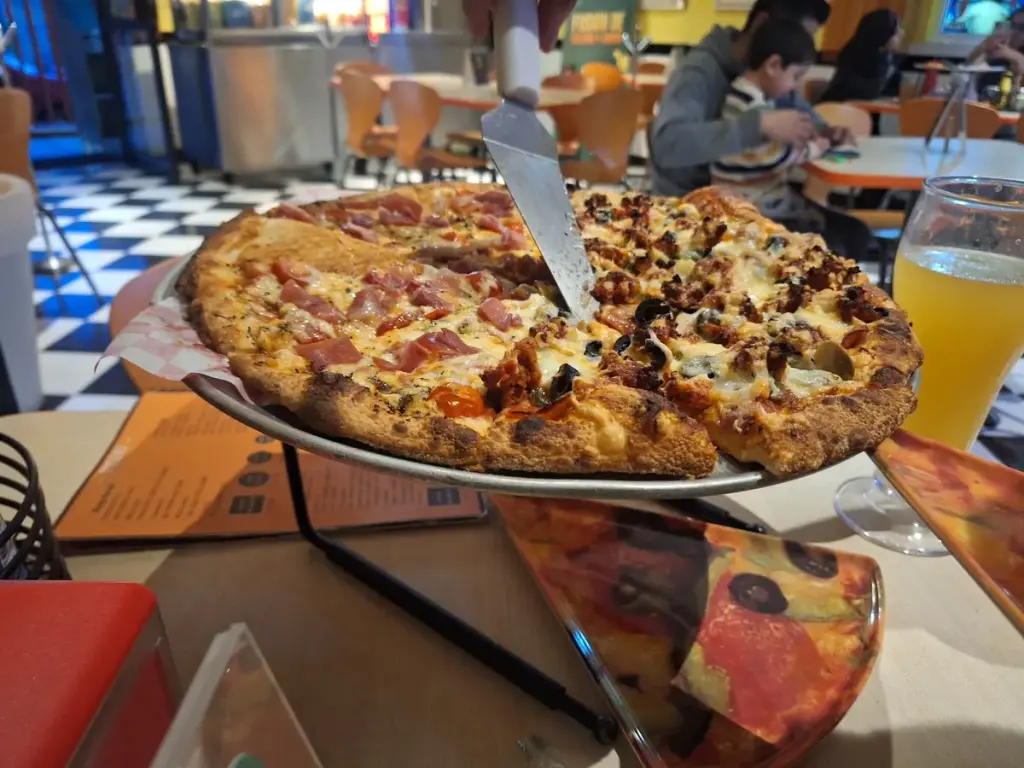Rocky's Pizzería