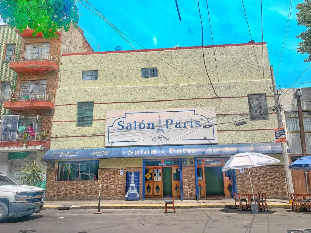 Salón París