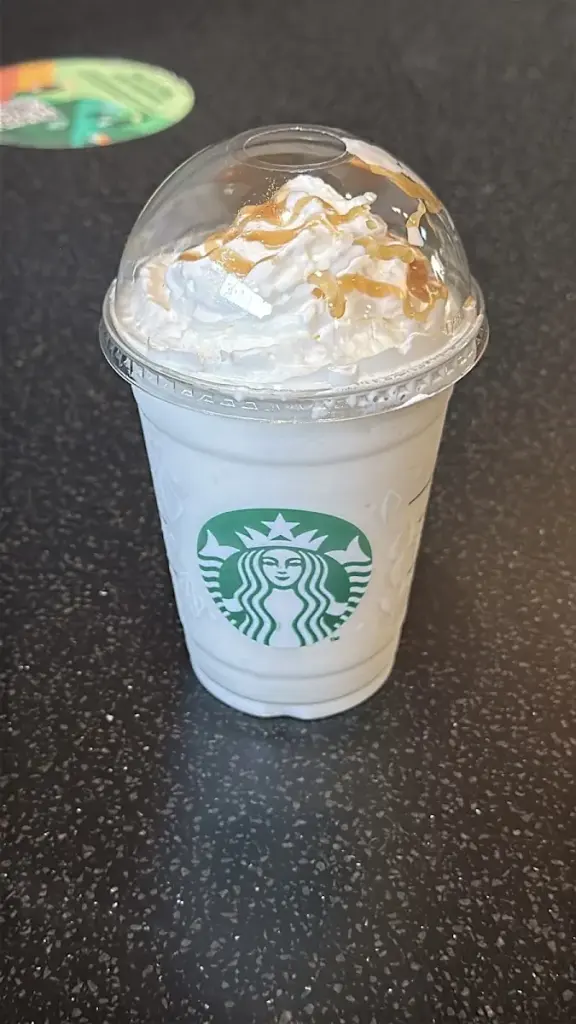 Starbucks Cumbres DT