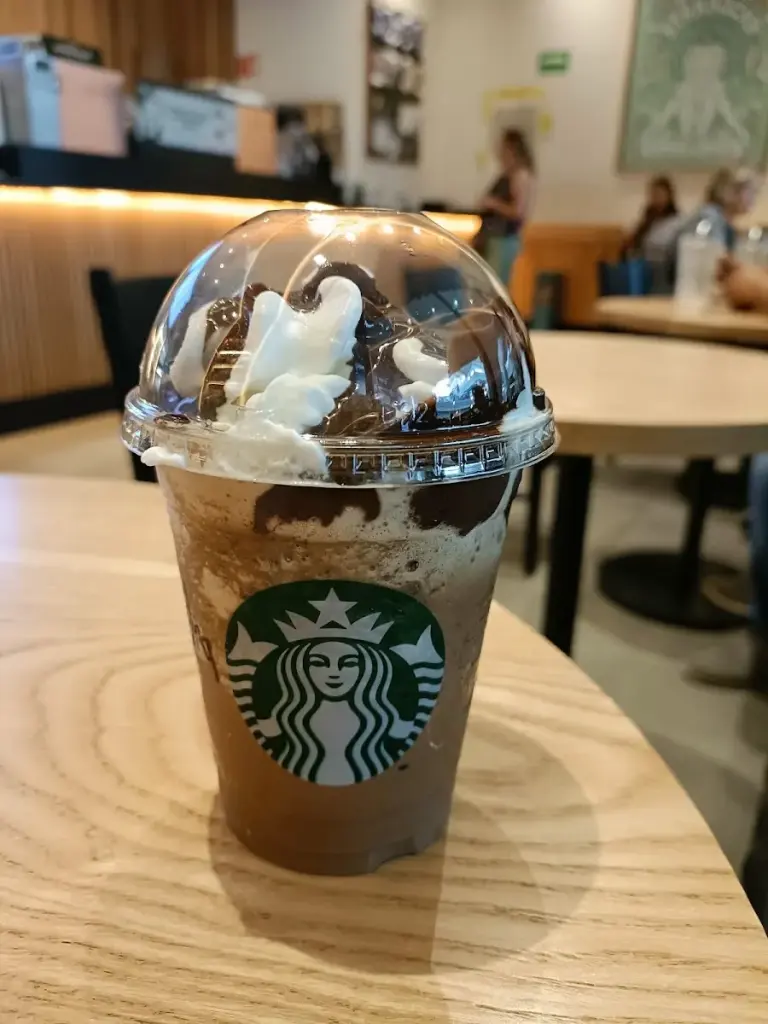 Starbucks Plaza Cumbres