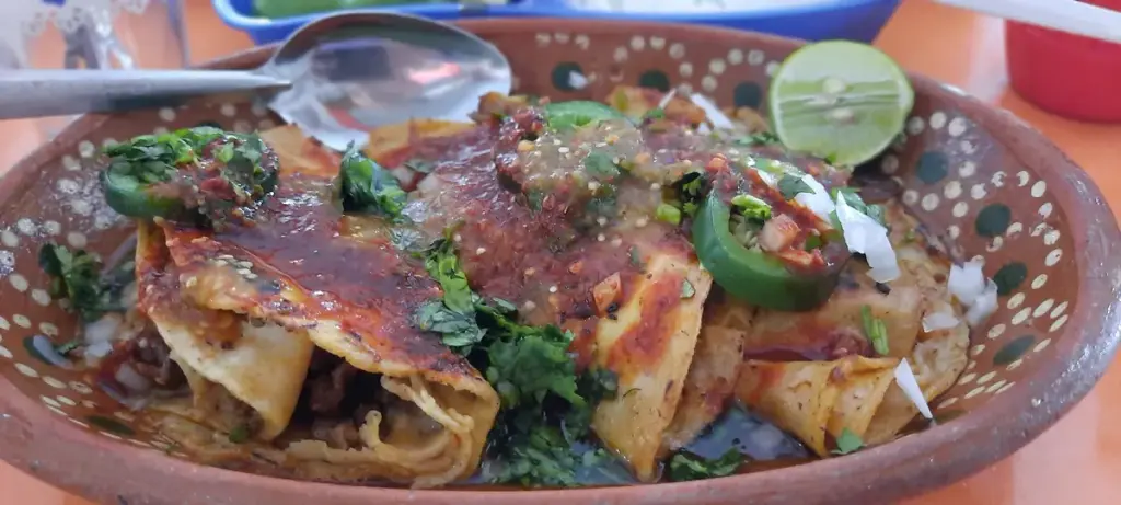 TACOS DE BARBACOA LOS GÜEROS