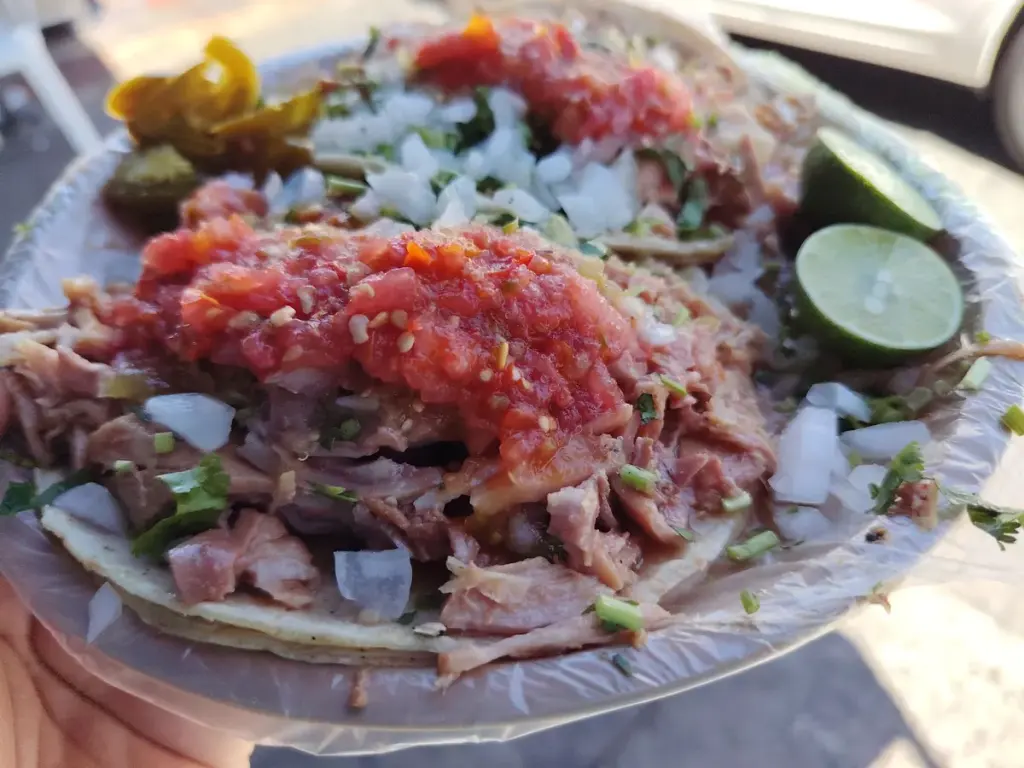 Tacos de lengua los carnales