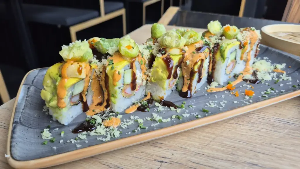 Teikit Sushi & Noodles