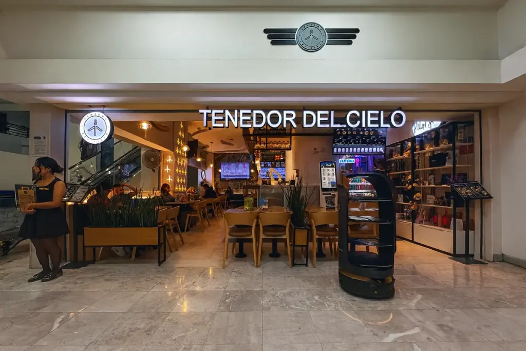 Tenedor del Cielo AICM T1